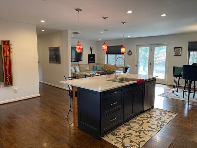Building Photo - 3499 Fairway Dr