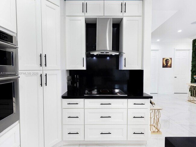 Building Photo - 4860 SW 161st Ln