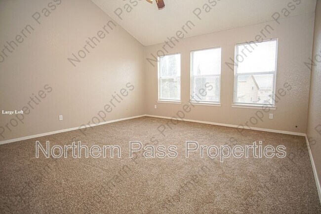 Building Photo - 10790 Adin St
