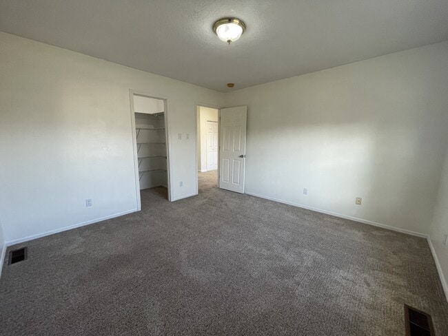 Building Photo - 10538 Olympic St NW