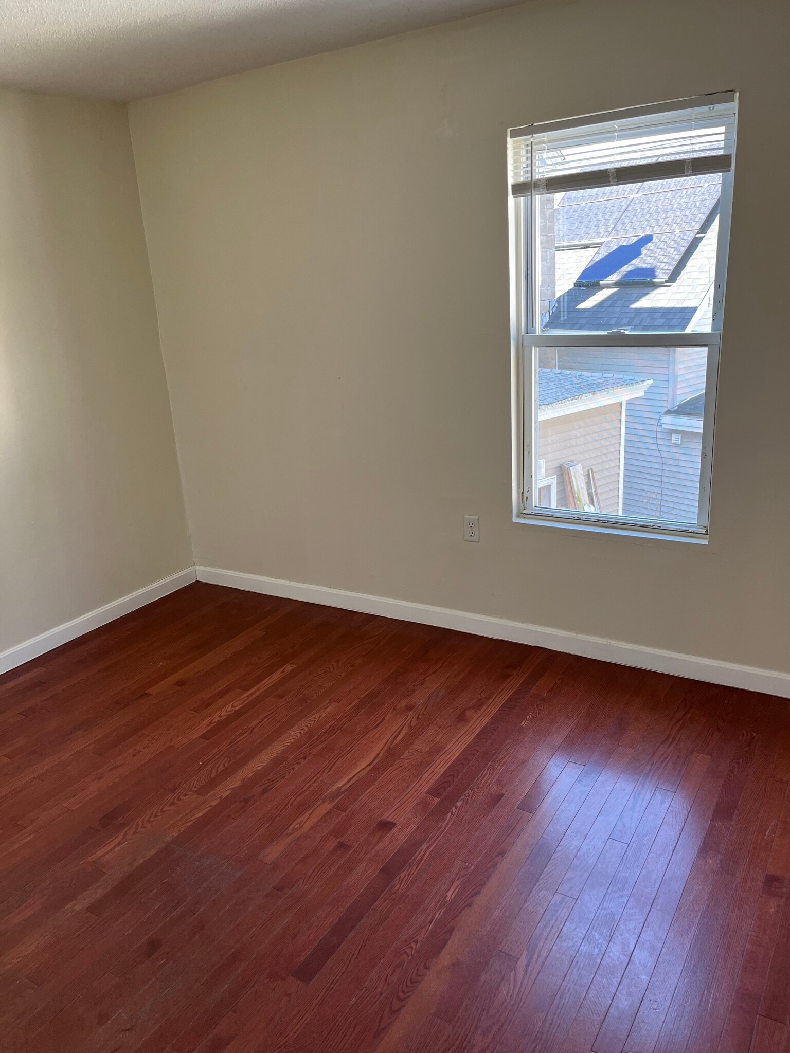 Second bedroom - 33 White St