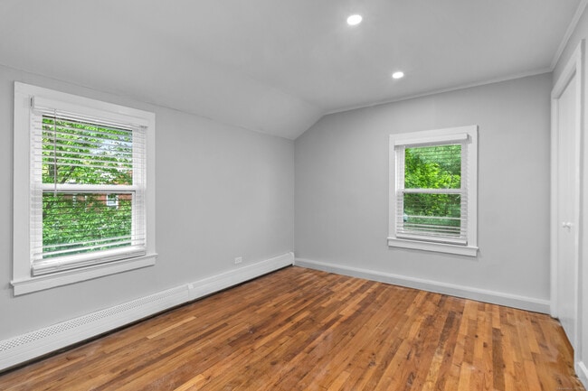 Building Photo - 232 Melville Dr