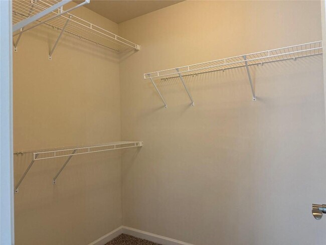 Building Photo - 414 Spring View Dr