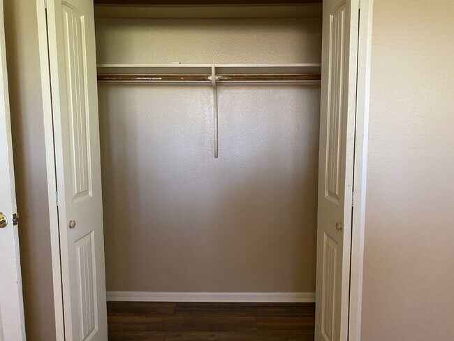 Building Photo - Charming 2 Bedroom Rental with Wood Floors in Port Allen!