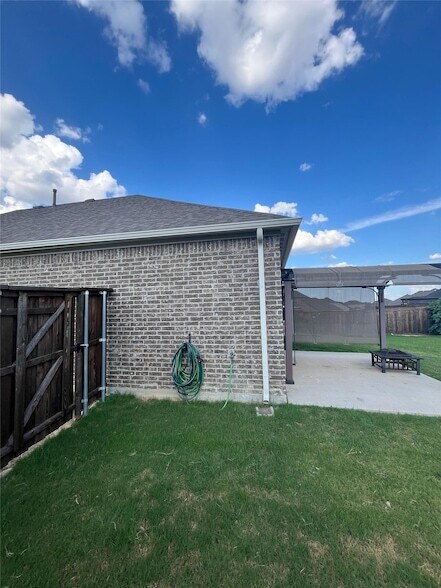 Building Photo - 5491 Blue Quail Dr