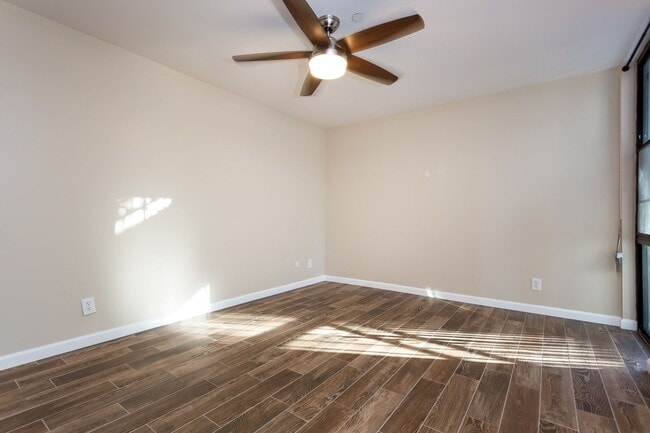 Building Photo - Stunning Bay View Condo in Bankers Hill