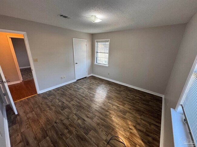 Building Photo - 6417 Kennington Cir