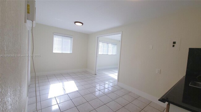 Building Photo - 7410 SW 37th St