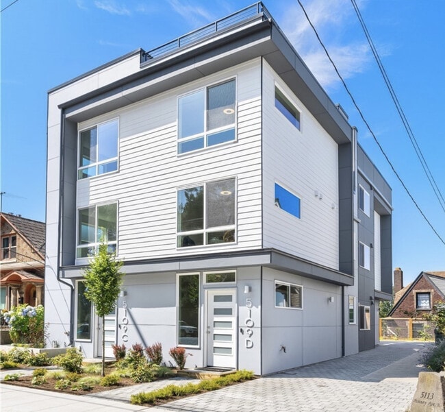 Building Photo - 5109C Phinney Ave N