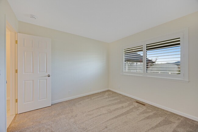 Building Photo - 9168 Eastside Rd