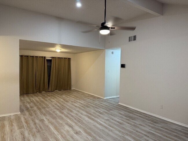 Building Photo - 11371 Fish Springs Dr