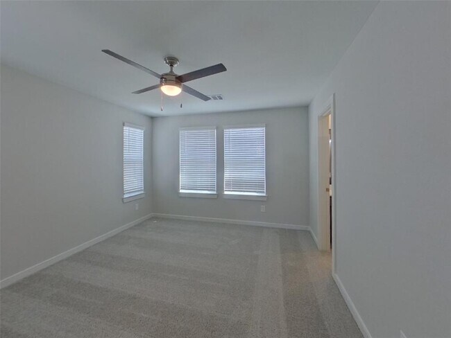 Building Photo - 9835 Willow Creek Commerce Dr