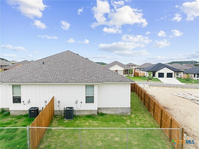 Building Photo - 117 Leon Ln