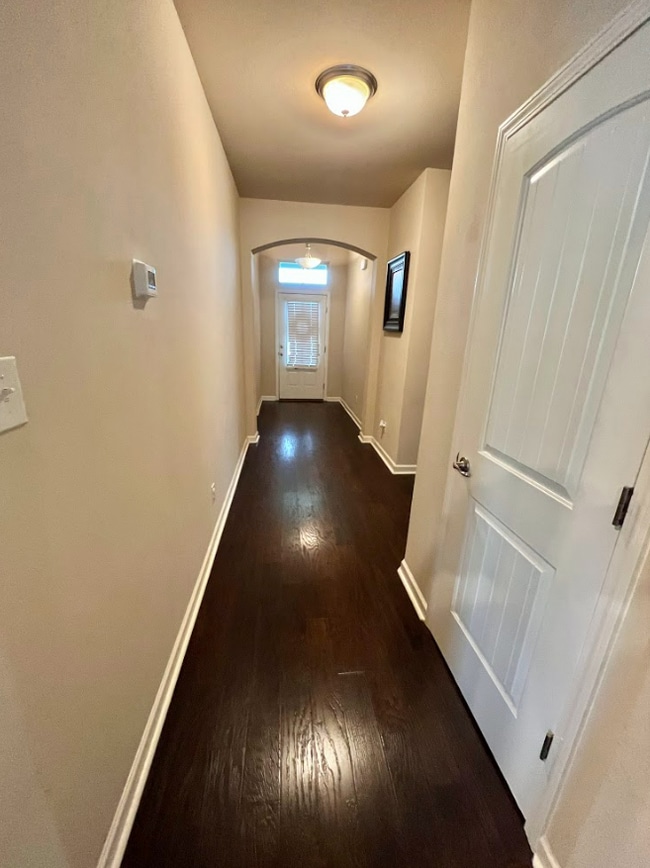 Building Photo - 16945 River Park Dr