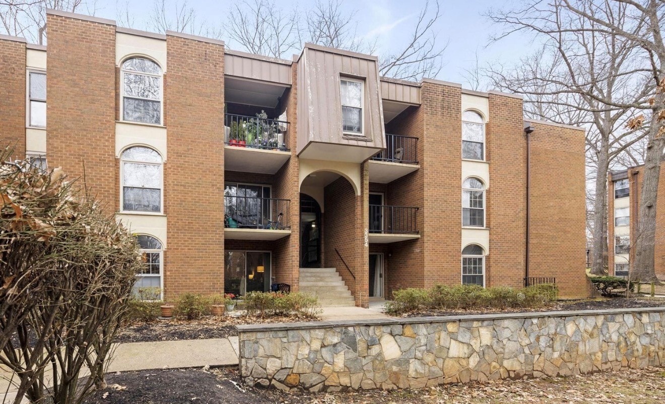 building 3354 bottom right unit - 3354 Woodburn Rd