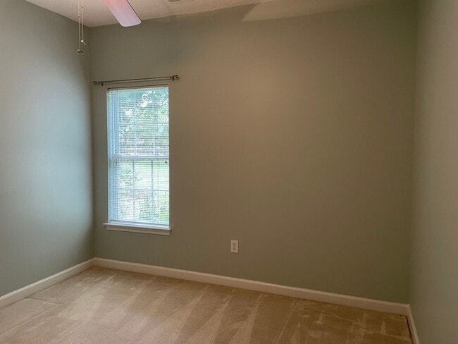 Building Photo - Three Bedroom Ranch Home With Deeded Boat ...