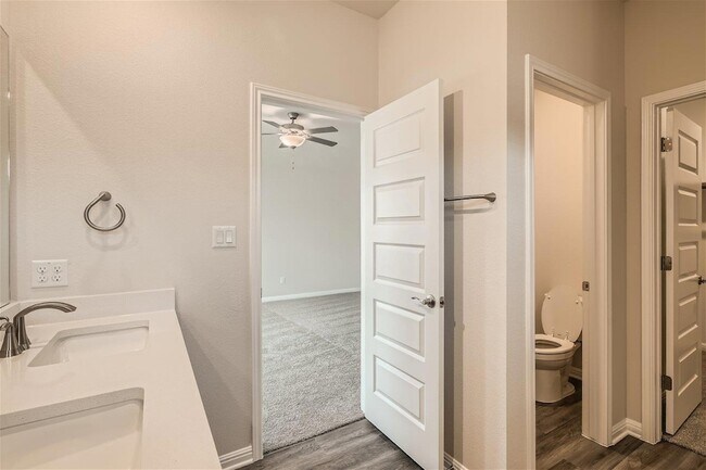 Building Photo - 360 El Capitan Lp