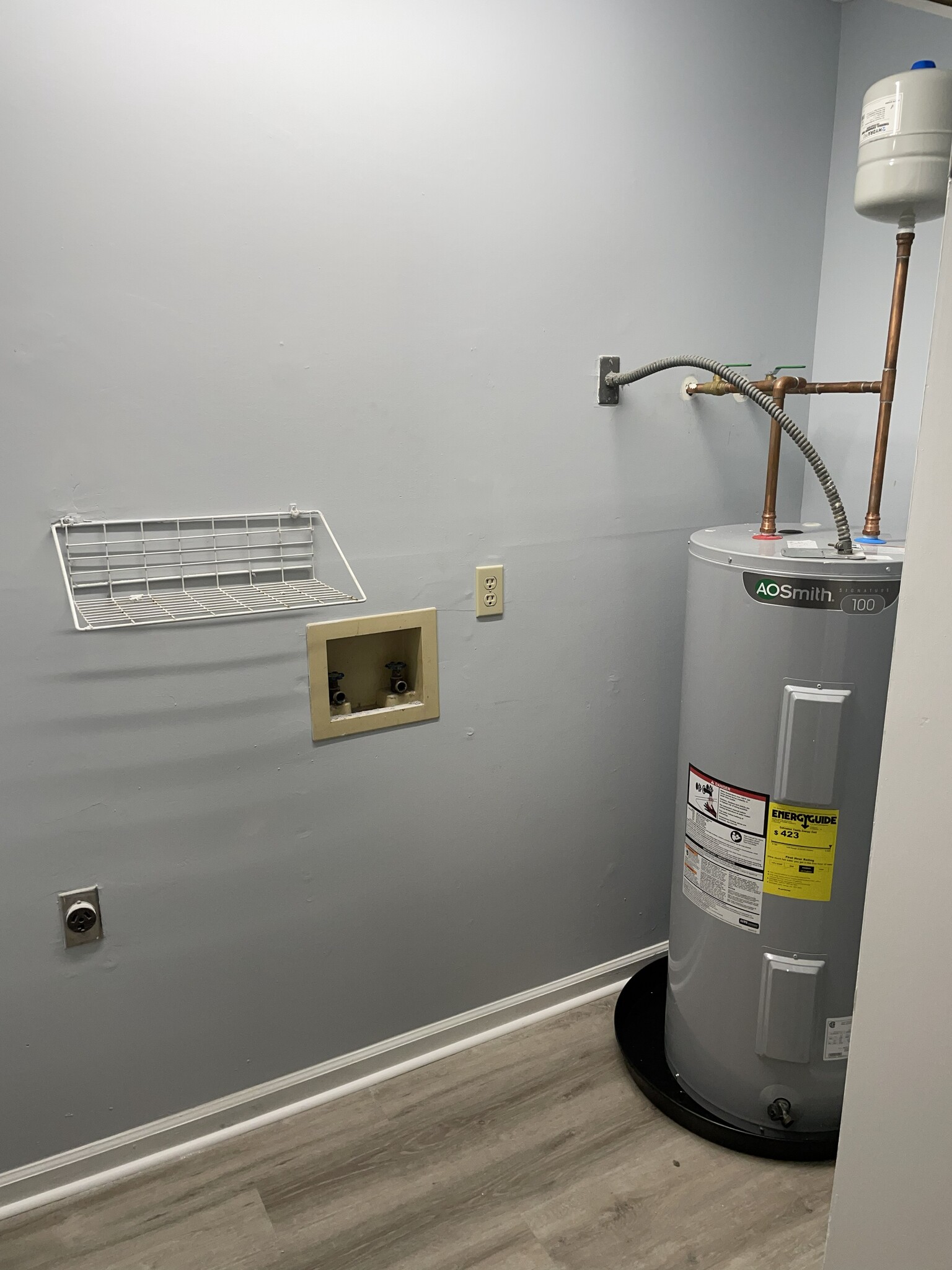 Building Photo - 415 10th Ave S