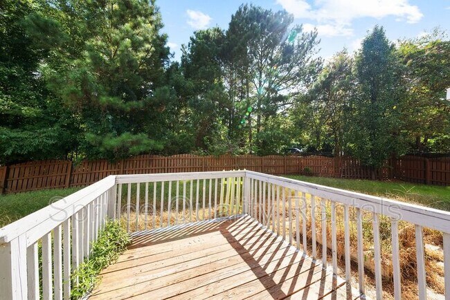 Primary Photo - 11 Kingfisher Way