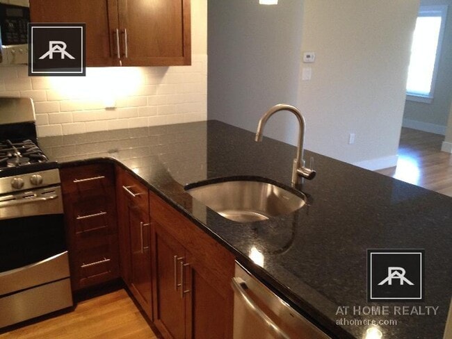 Building Photo - 2 bedroom in Chestnut Hill MA 02467