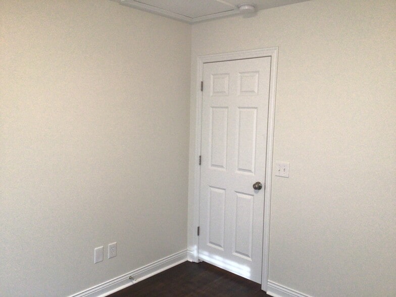 Building Photo - 1557 Pheasant Run Dr