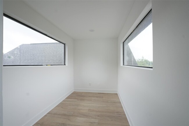 Building Photo - 48 Acacia Dr