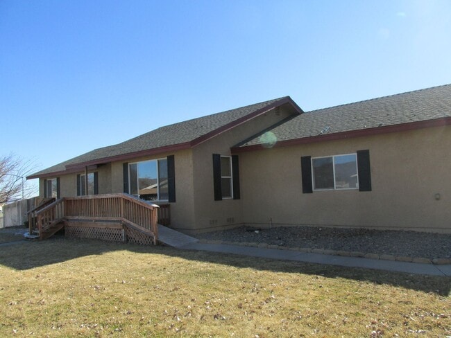 Primary Photo - 585 N Mesa St