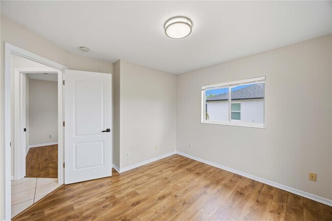 Building Photo - 2260 Mistleto Ln