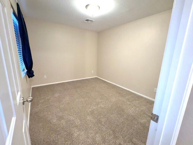 Building Photo - 11549 W Mountain View Rd