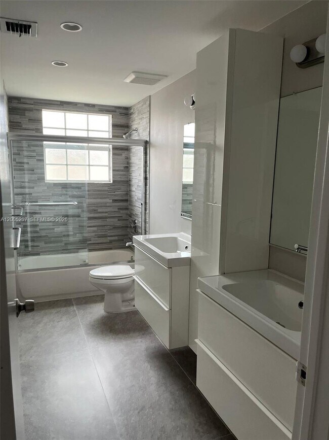 Building Photo - 1844 Salerno Cir