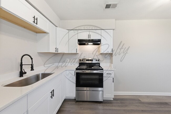 Building Photo - Two Bedroom Ranch Duplex in Hermitage with Updates and on Special!