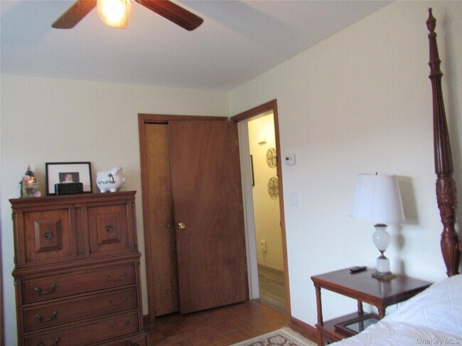 Building Photo - 63 River Rd