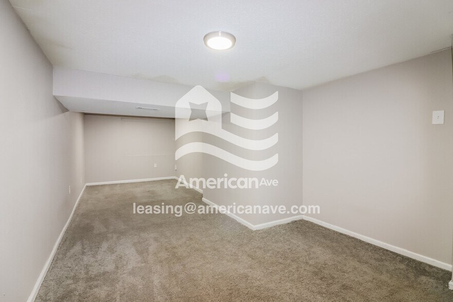 Building Photo - 7025 Monroe Ave