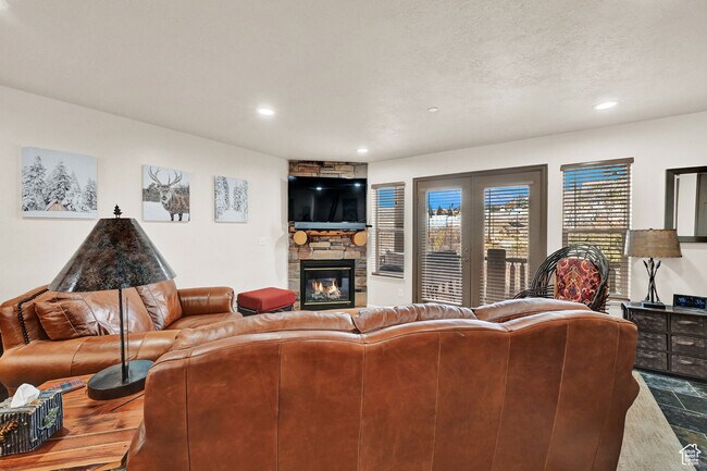 Building Photo - 3521 N Fox Run Dr