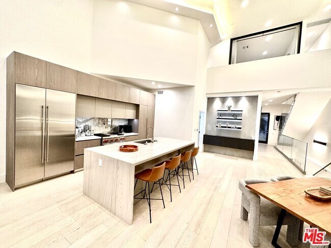 Building Photo - 822 Pacific Ave