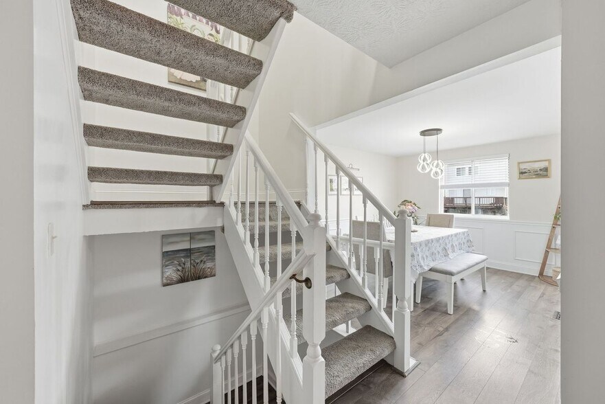 Building Photo - 9280 Pirates Cove