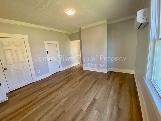 Building Photo - 1009 4th St