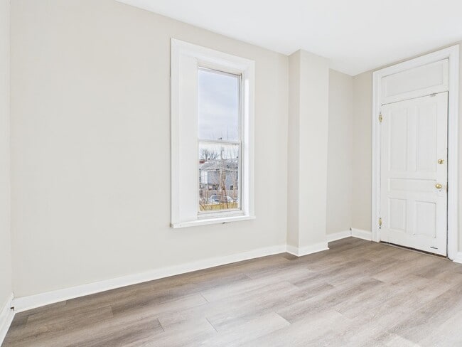 Building Photo - Spacious 4 Bedroom Single Family on Susquehanna St with Off Street Parking