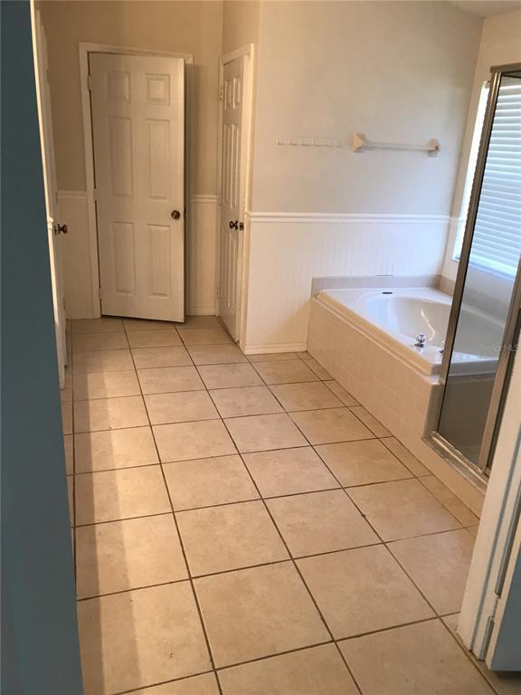 Building Photo - 1800 Shadow Pine Ct