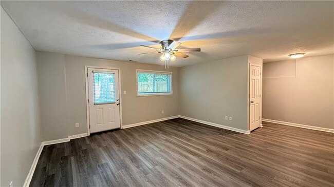 Building Photo - 737 Calico Ln