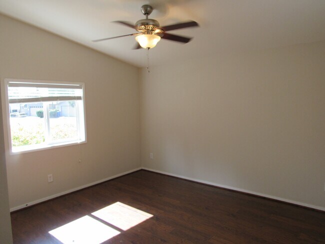 Building Photo - 14750 Cardoza Ct