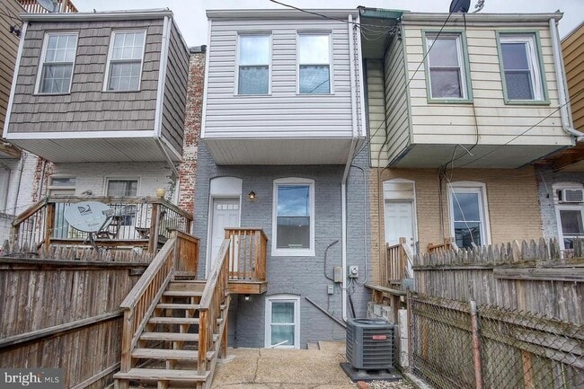 Building Photo - 518 S Macon St.