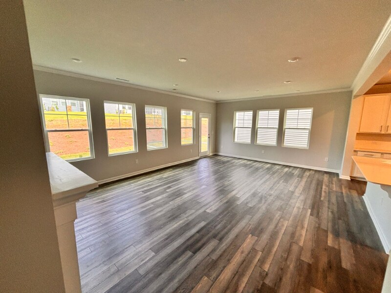 Building Photo - 107 Yellow Iris Dr