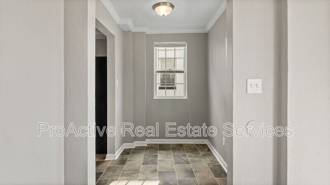 Building Photo - 1451 W Ocean View Ave