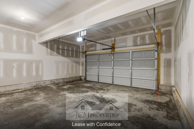 Building Photo - 117 Lambert Fld