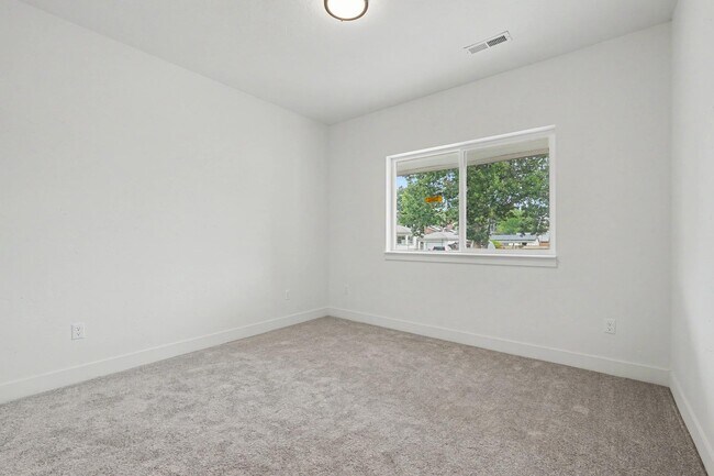 Building Photo - 801 8th St S