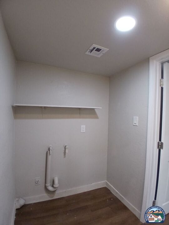 Building Photo - 305 N Lake Ave