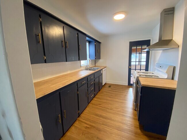 Building Photo - 1627 S Indianapolis Ave