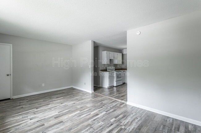 Building Photo - 603 Mountain Trail