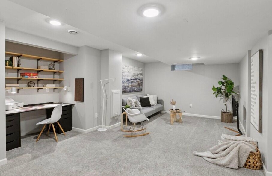 Building Photo - 5217 France Ave S